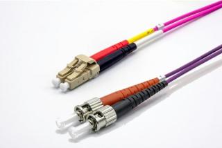 Jarreti&egrave;re zip 2,0mm OM4 50/125 LC-UPC/ST-UPC LSZH magenta 10m